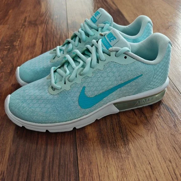 Nike Air Max Sequent 2 Sneaker in Polarized Blue Women's 8 Excellent Condition - Picture 2 of 9